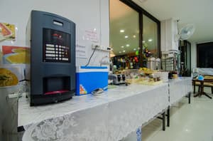 thumbnail: Breakfast area