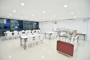 thumbnail: Breakfast area