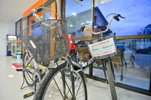 thumbnail: Bicycling