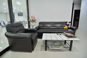 thumbnail: Lobby sitting area