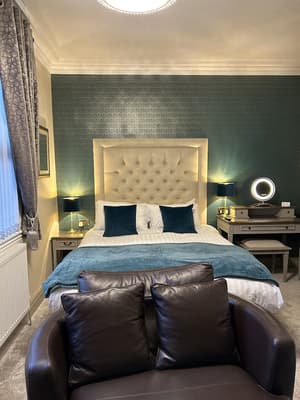 thumbnail: Room