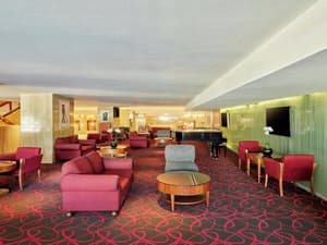 thumbnail: Bar (on property)