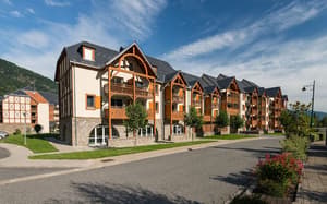 thumbnail: Front of property