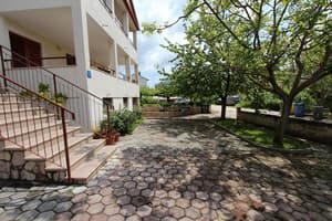 thumbnail: Courtyard