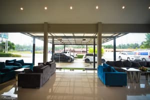 thumbnail: Lobby lounge
