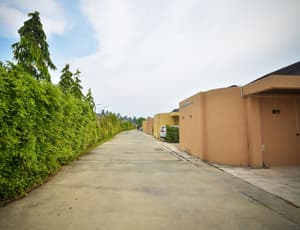 thumbnail: Property grounds