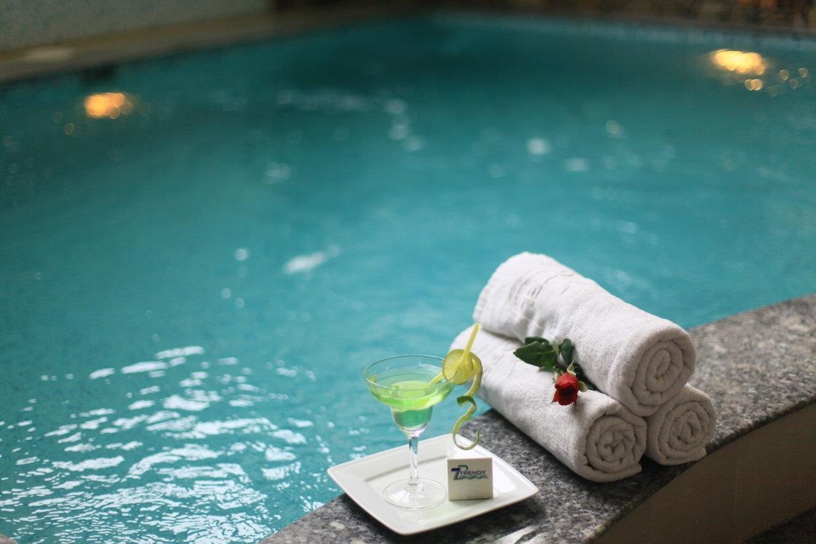 Swimming pool-spa