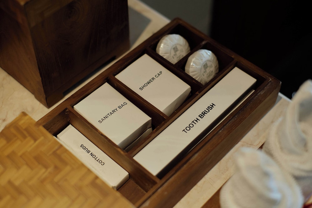 Bathroom amenities