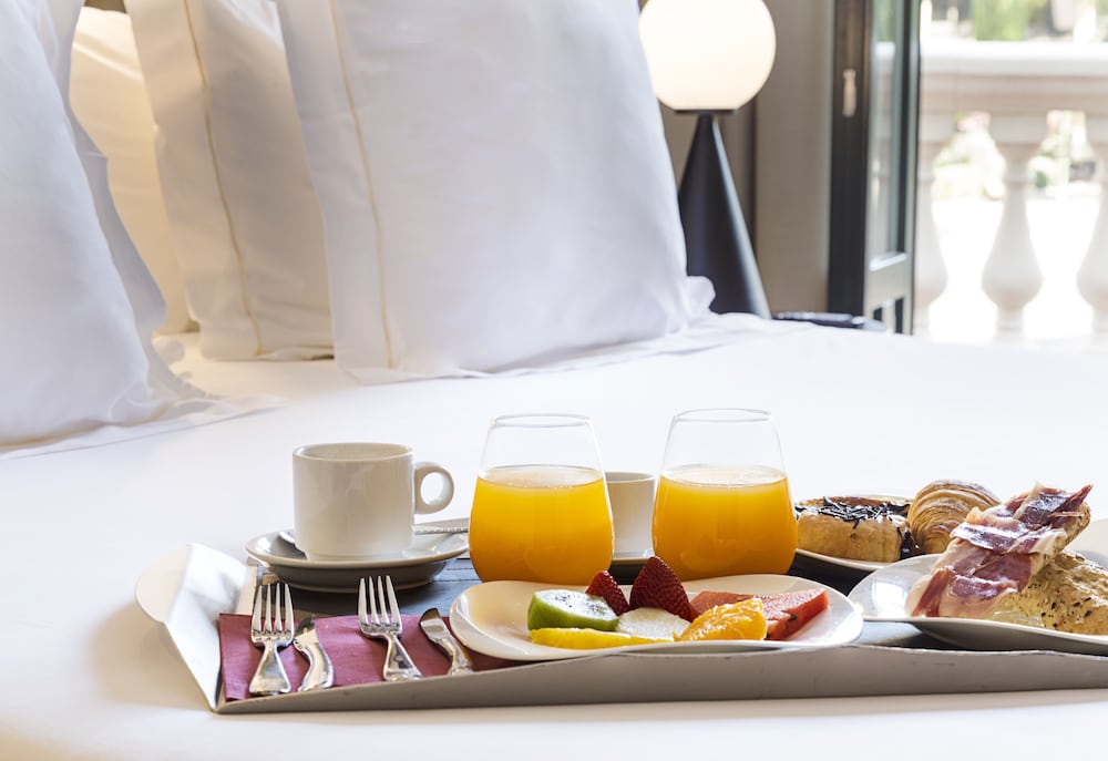 Room service - dining