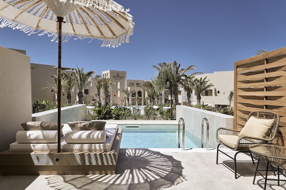 Private pool