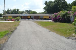 thumbnail: Front of property
