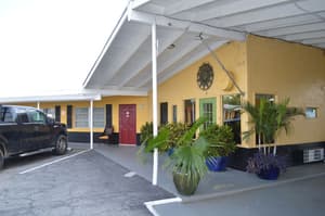 thumbnail: Front of property