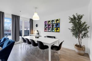 thumbnail: In-room dining
