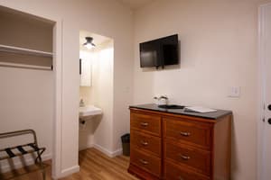 thumbnail: Bathroom sink