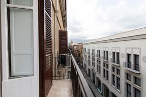 thumbnail: Exterior detail