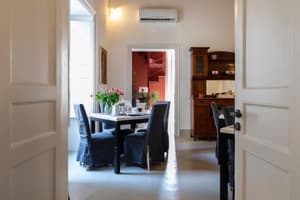 thumbnail: Interior detail