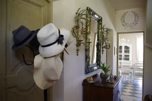 thumbnail: Interior entrance