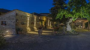 thumbnail: Exterior