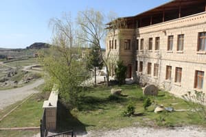 thumbnail: Exterior detail