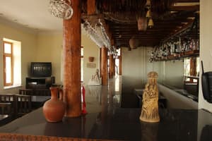 thumbnail: Bar (on property)