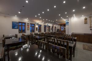 thumbnail: Restaurant