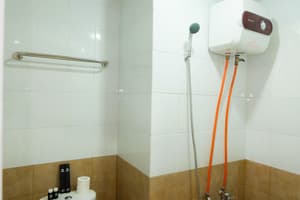 thumbnail: Bathroom shower