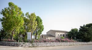 thumbnail: Exterior