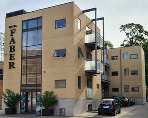 thumbnail: Front of property