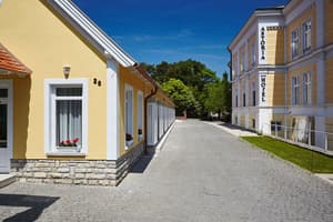 thumbnail: Exterior