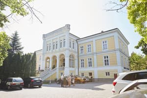 thumbnail: Exterior