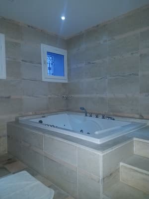 thumbnail: Jetted tub