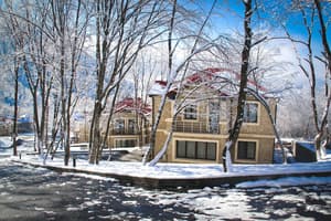 thumbnail: Property grounds