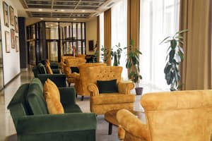 thumbnail: Lobby sitting area