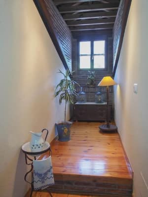 thumbnail: Interior detail