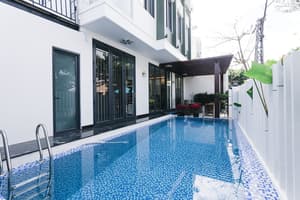 thumbnail: Outdoor pool