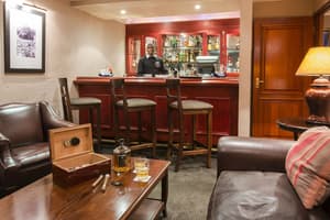 thumbnail: Bar (on property)