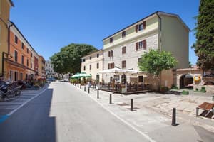 thumbnail: Street view