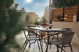 thumbnail: Terrace/patio