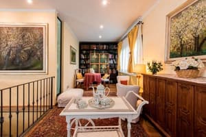 thumbnail: In-room dining