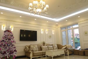 thumbnail: Lobby sitting area