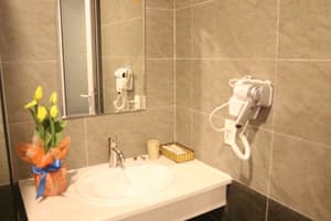 thumbnail: Bathroom sink