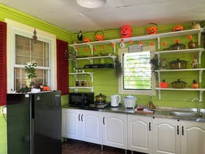 thumbnail: Interior detail