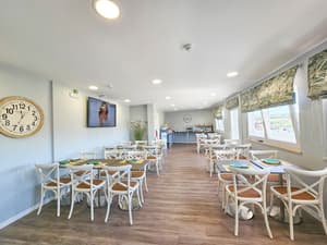 thumbnail: Breakfast area