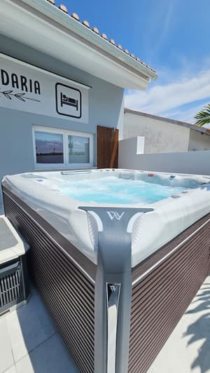 thumbnail: Jetted tub