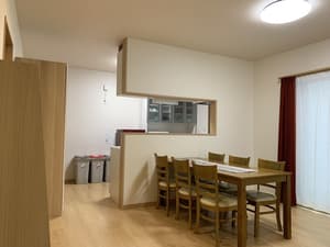 thumbnail: In-room dining