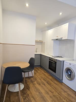 thumbnail: In-room dining