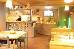 thumbnail: Restaurant