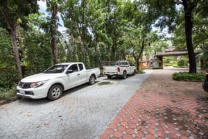 thumbnail: Parking