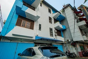 thumbnail: Front of property