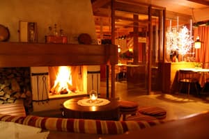 thumbnail: Bar (on property)